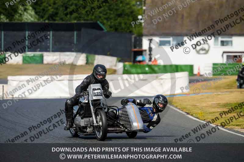 Vintage motorcycle club;eventdigitalimages;mallory park;mallory park trackday photographs;no limits trackdays;peter wileman photography;trackday digital images;trackday photos;vmcc festival 1000 bikes photographs